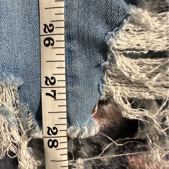 American Eagle distressed jeggings. - Picture 5 of 5